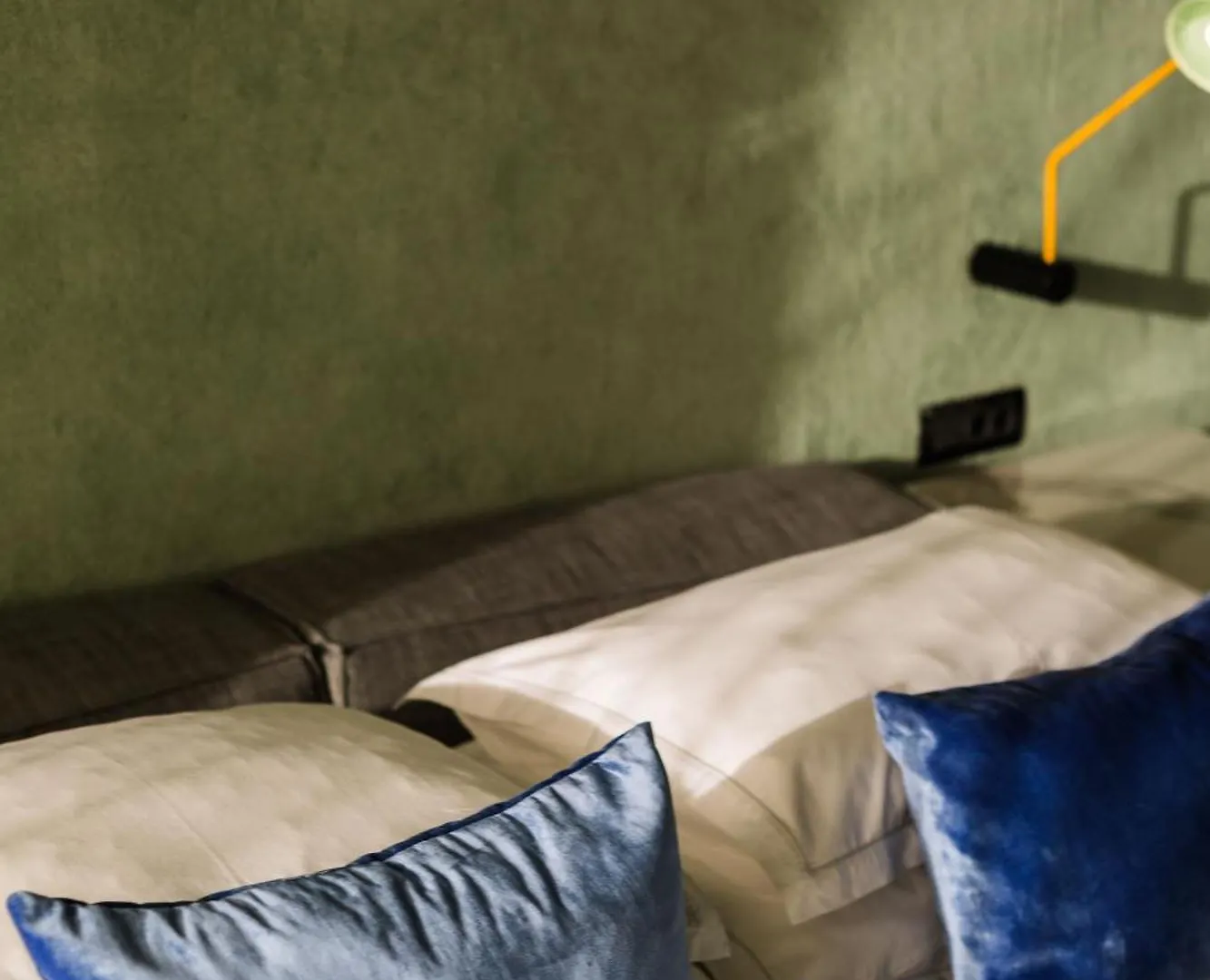מוטובון Winery & Design Hotel Roxanich