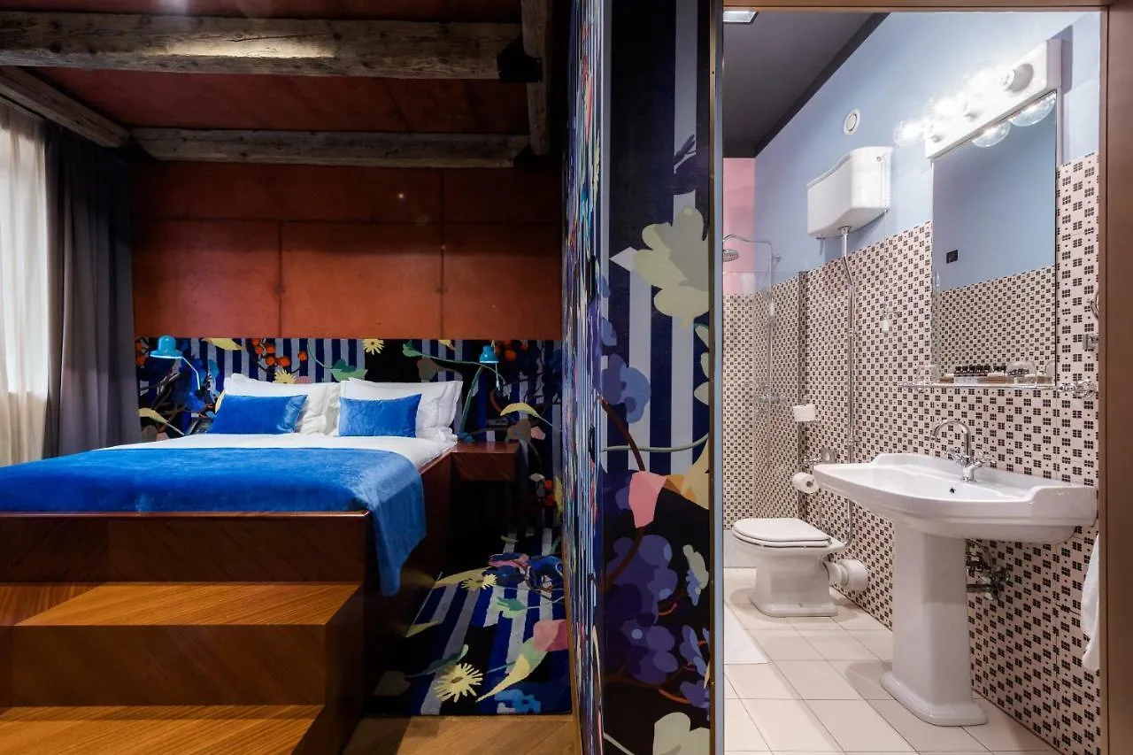 מוטובון Winery & Design Hotel Roxanich