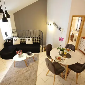 https://stomorica-apartments.hotelinzadar.com
