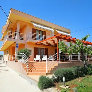 https://apartments-villa-mareta.hotelinzadar.com